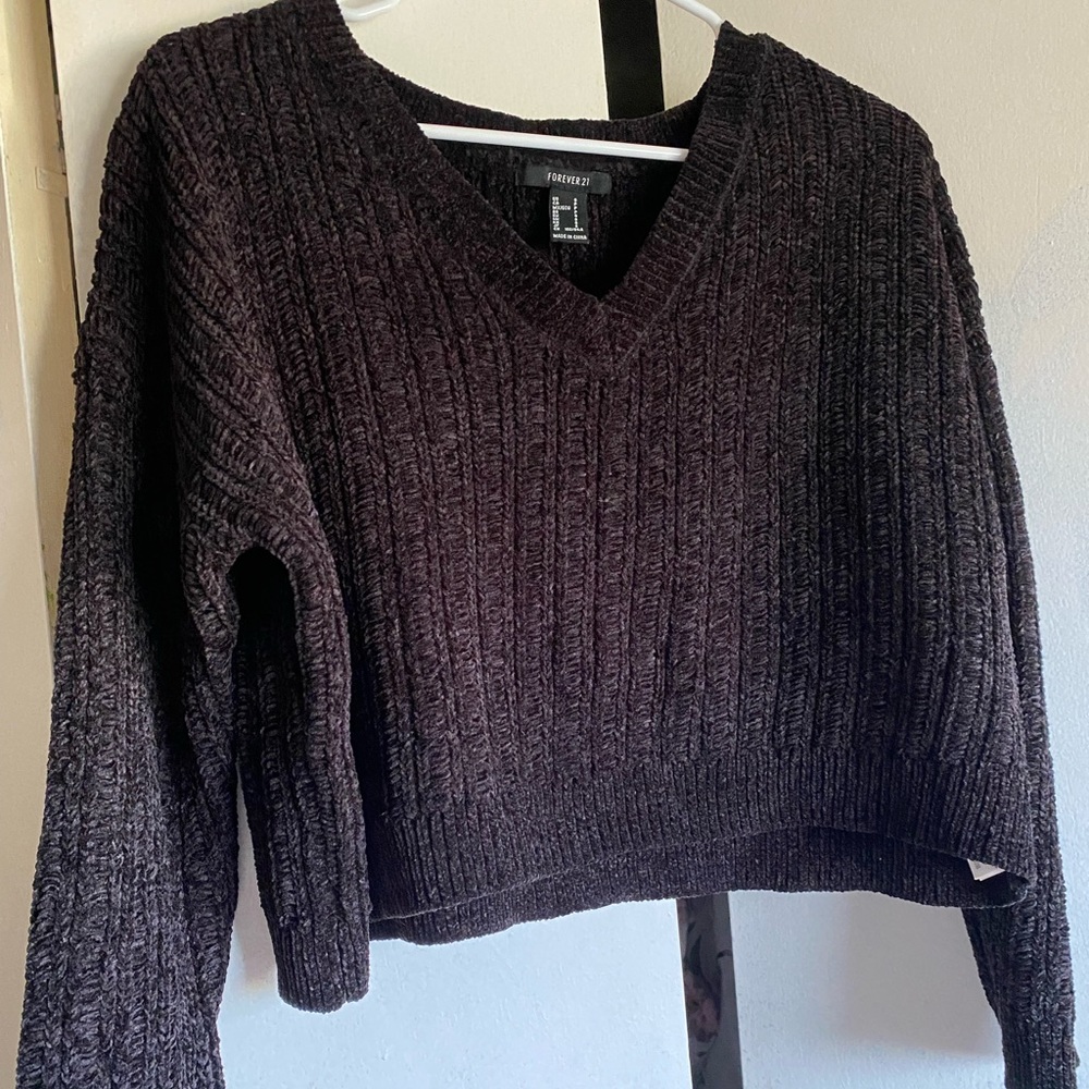 Black velour cropped sweater🖤